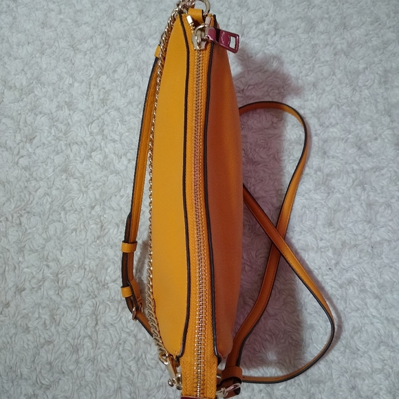 **SOLD** Coach Pebble Leather Carrie Crossbody Bag - Picture 5 of 8